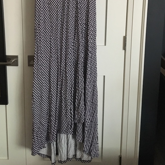 A Pea in the Pod Maternity Maxi Dress (Small) - Picture 3 of 3